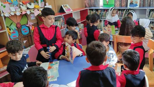 بازدید از کتابخانه هفته کتاب